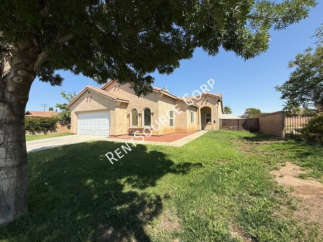 343 E Ave J 8 in Lancaster, CA - Foto de edificio - Building Photo