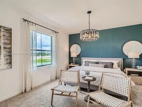 390 NE 12th St in Florida City, FL - Foto de edificio - Building Photo