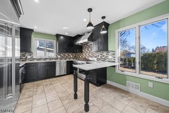 33 Normandy Rd in Clifton, NJ - Building Photo - Building Photo