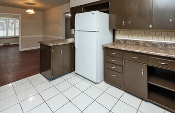 11 E Fulton Dr in Des Moines, IA - Building Photo - Building Photo