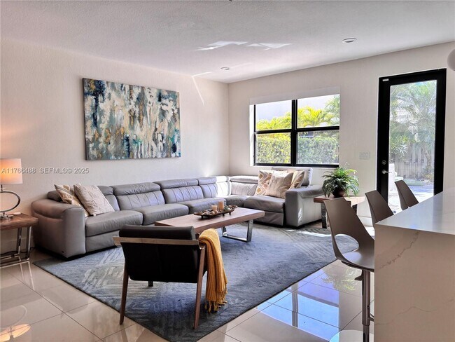 8895 NW 99th Ct in Doral, FL - Building Photo - Building Photo