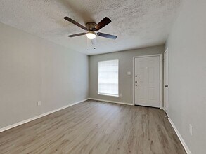 7315 Albert Williams Dr in Dallas, TX - Building Photo - Building Photo