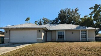 316 NE 7th St in Cape Coral, FL - Building Photo