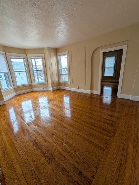 92 Sylvan Ave, Unit 2 in New Haven, CT - Foto de edificio