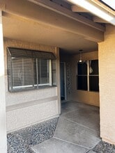12841 S 50th Way in Phoenix, AZ - Foto de edificio - Building Photo