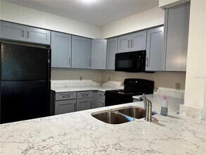 14093 Trouville Dr in Tampa, FL - Building Photo - Building Photo