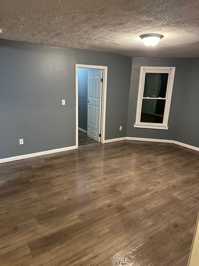 405 Blatchley Ave, Unit 2nd Floor in New Haven, CT - Building Photo - Building Photo