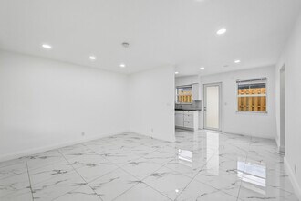 2308 NW 3rd Ave in Wilton Manors, FL - Building Photo - Building Photo