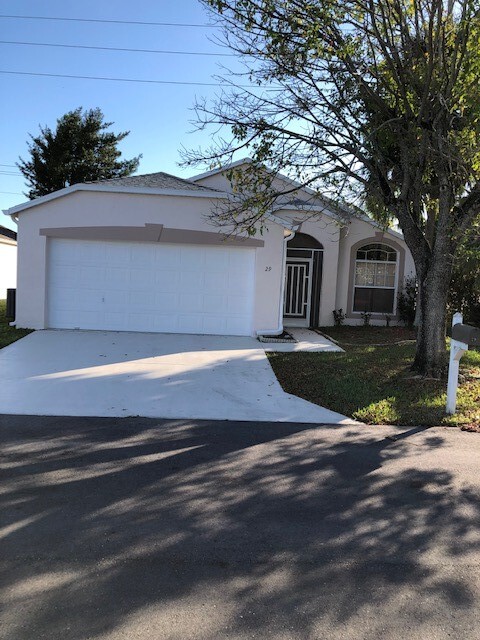 29 Bentwater Cir in Boynton Beach, FL - Building Photo