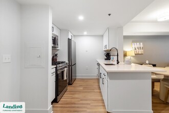 1221 S Eads St in Arlington, VA - Building Photo - Building Photo