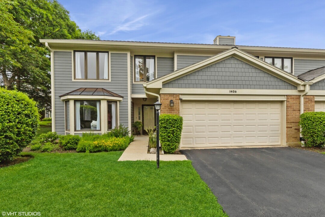 1406 Ruidoso Ct in Libertyville, IL - Building Photo