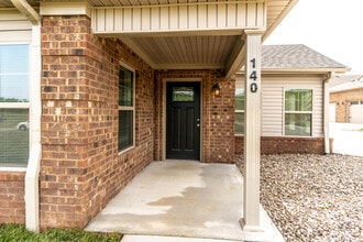 102 Legacy Dr in Berea, KY - Building Photo - Building Photo