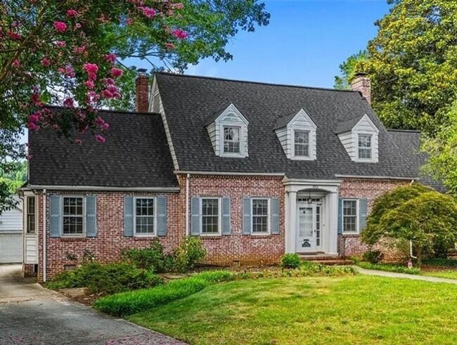 703 Woodland Dr in Greensboro, NC - Building Photo - Building Photo