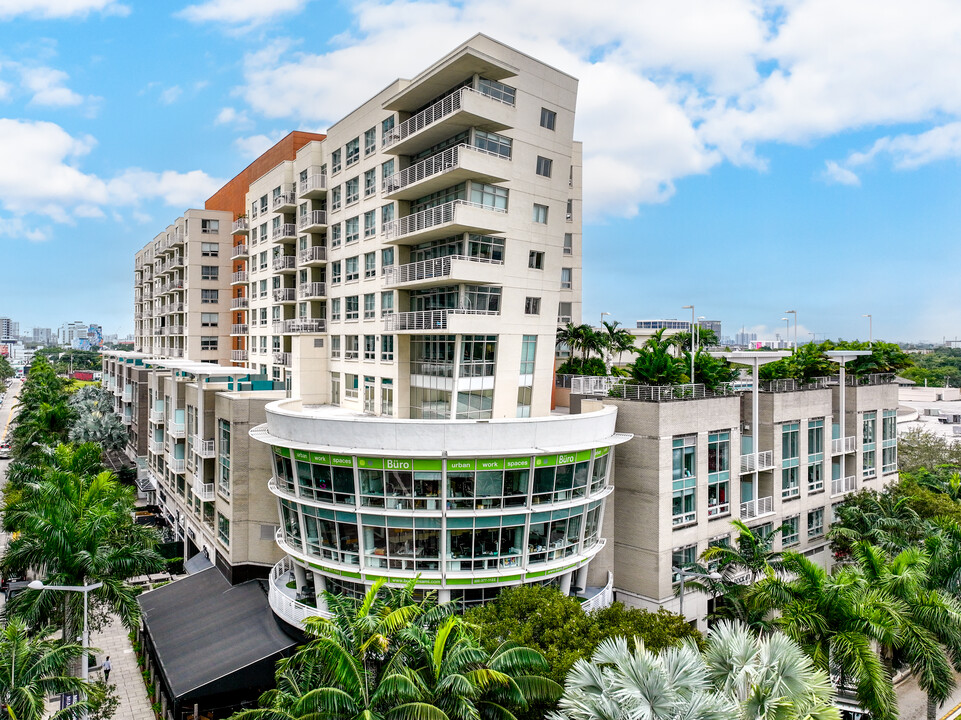 Midblock in Miami, FL - Foto de edificio