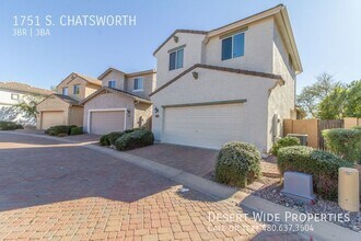 1751 S Chatsworth in Mesa, AZ - Foto de edificio - Building Photo
