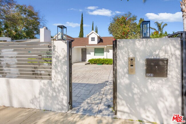 4503 Vesper Ave in Los Angeles, CA - Building Photo - Building Photo
