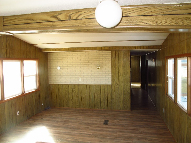 22445 Frontage Rd in Belgrade, MT - Building Photo