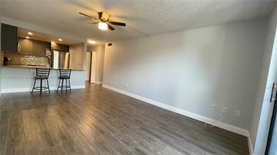 16851 NE 23rd Ave in North Miami Beach, FL - Building Photo - Building Photo