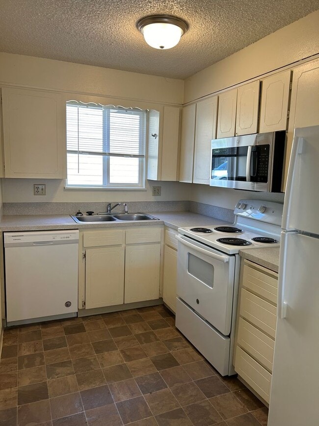 505 SE 27th Ave in Albany, OR - Building Photo - Building Photo