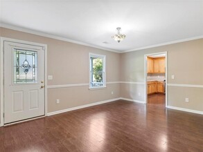 1129 Ramblewood Dr in Marietta, GA - Foto de edificio - Building Photo