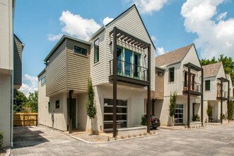 221 Gentry Ave in Nashville, TN - Building Photo - Building Photo