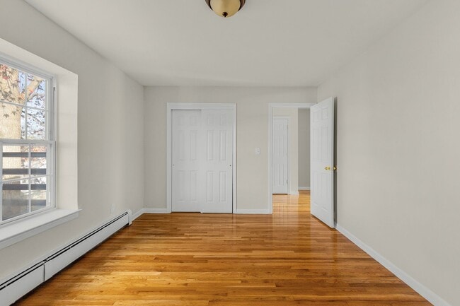 60 W Madison Ave in Dumont, NJ - Foto de edificio - Building Photo