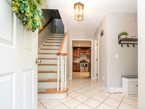31 Carriage House Dr in Danbury, CT - Building Photo - Building Photo