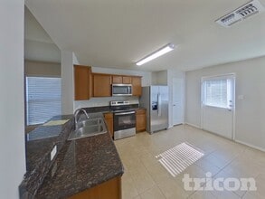 336 Carlyle St in Anna, TX - Foto de edificio - Building Photo