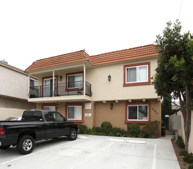 4387 Illinois St in San Diego, CA - Foto de edificio - Building Photo