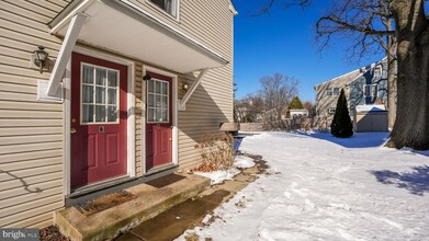 105 N Clinton St in Doylestown, PA - Building Photo - Building Photo