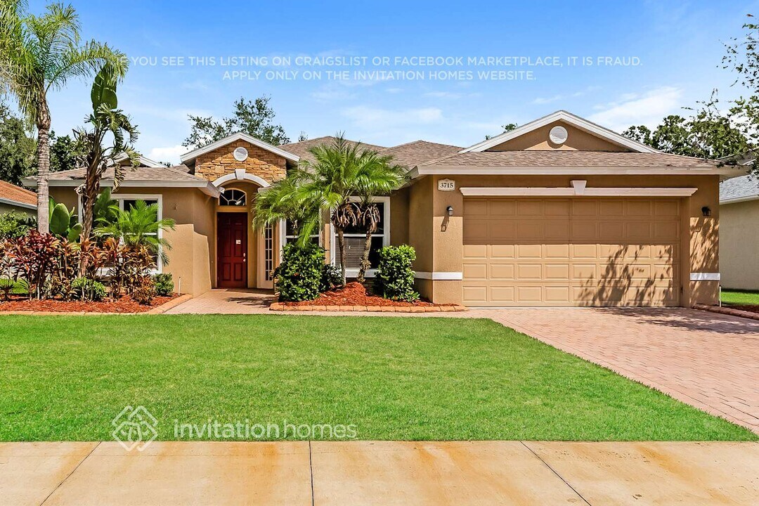 3715 65th Ave E in Sarasota, FL - Building Photo