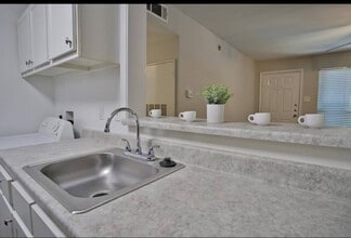 Casa Paz Apartments in Houston, TX - Building Photo - Building Photo