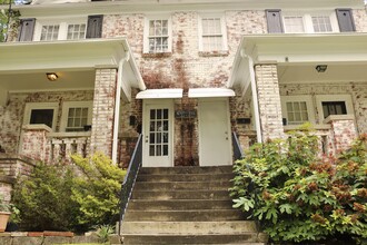 Manhattan Apartments in Birmingham, AL - Foto de edificio - Building Photo