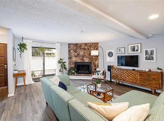 515 Meyer Ln in Redondo Beach, CA - Foto de edificio - Building Photo