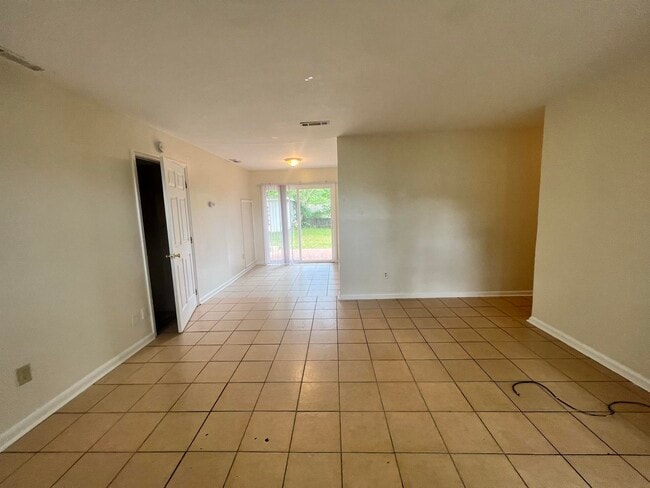 3611 S Lakewood Dr in Tallahassee, FL - Building Photo - Building Photo