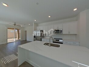 893 English Primrose St in Henderson, NV - Building Photo - Building Photo