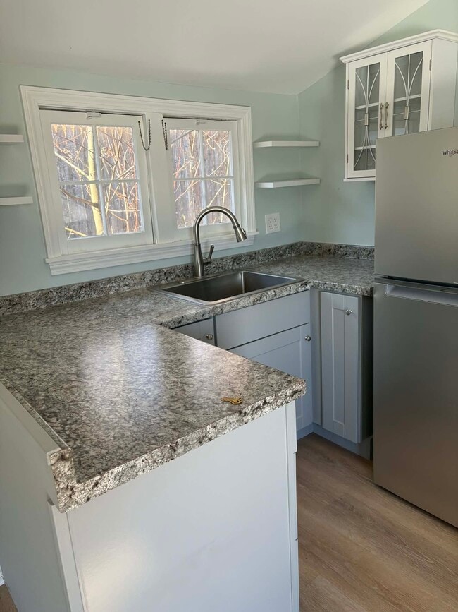 11 West St in East Hampton, CT - Building Photo - Building Photo