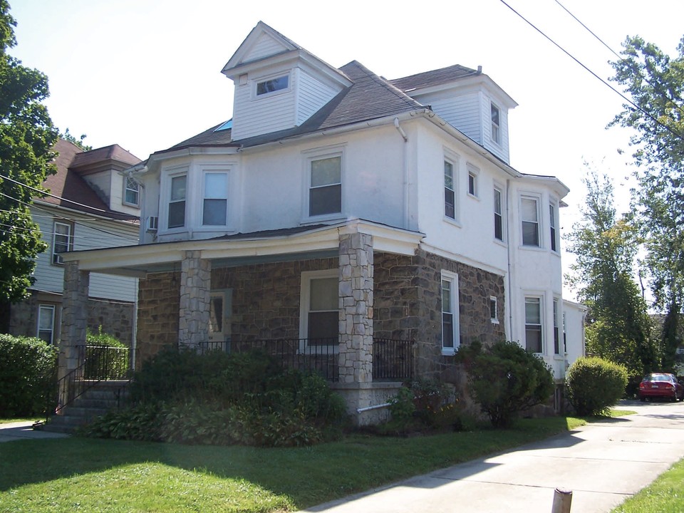 704 14th Ave in Prospect Park, PA - Building Photo