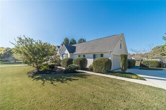 231 Windermere Dr in Loganville, GA - Building Photo - Building Photo