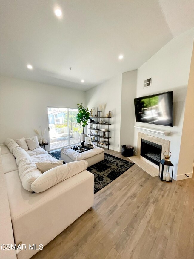 675 Oak Run Trail in Oak Park, CA - Building Photo - Building Photo