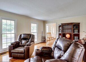 1303 Fairlakes Pl in Bowie, MD - Building Photo - Building Photo