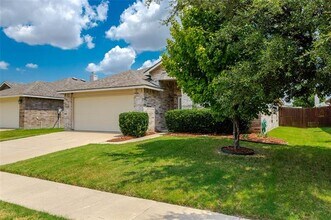 12716 Lost Prairie Dr in Fort Worth, TX - Building Photo - Building Photo