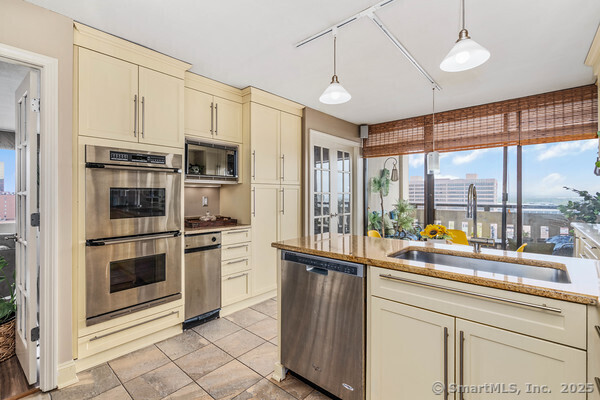 1 Gold St in Hartford, CT - Building Photo