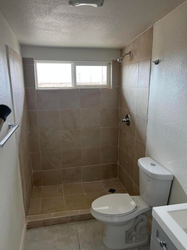 2542 Sea View Ave in Thermal, CA - Building Photo - Building Photo