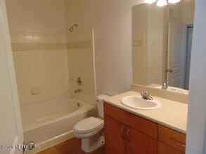 8290 Gate Pkwy W, Unit 204 in Jacksonville, FL - Building Photo - Building Photo