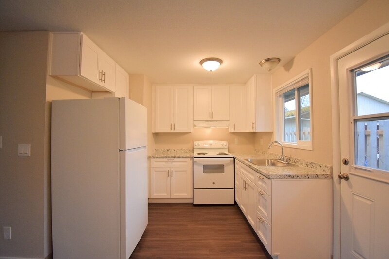 742 SE 13th Ave in Hillsboro, OR - Building Photo