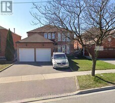 11 Coleraine Ave in Markham, ON - Building Photo