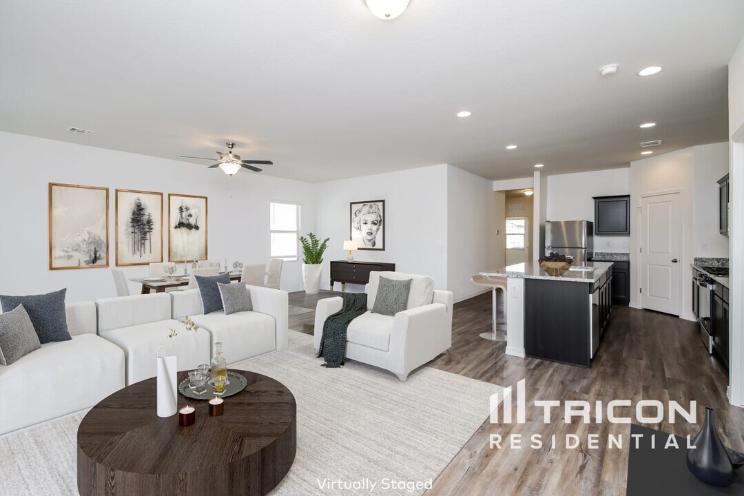 4565 W Saddlebush Way in San Tan Valley, AZ - Building Photo
