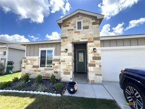 3512 Donald Dr in Seguin, TX - Building Photo - Building Photo