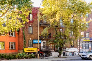 5622 Sherbrooke Rue O in Montréal, QC - Building Photo